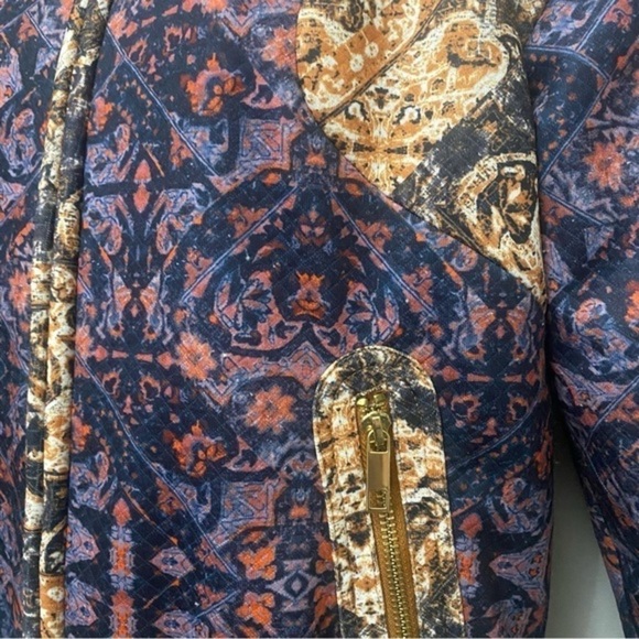 𝅺H&M Quilted Bomber Jacket - Picture 3 of 5